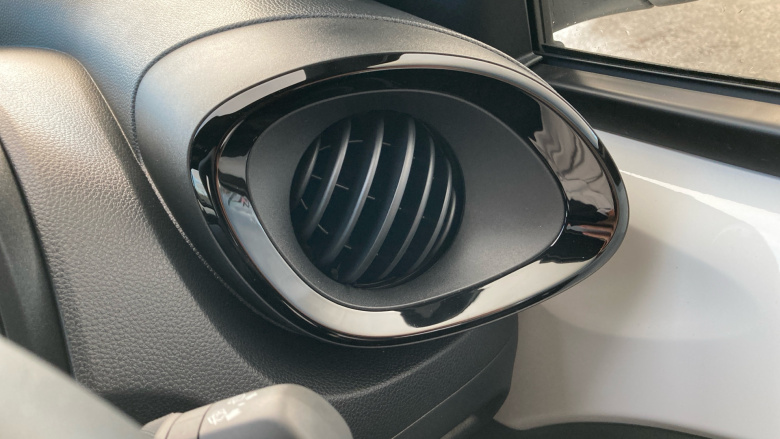 Toyota Aygo X 1.0 VVT-i Edge 5dr Petrol Hatchback